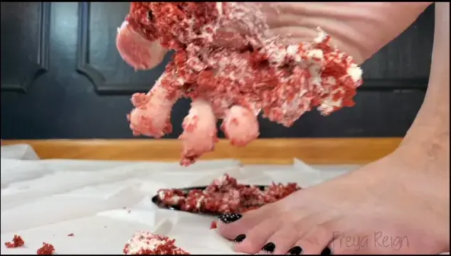 Poster: Freya Reign - Lick The Cake From My Toes Foot Fetish (1088P)
