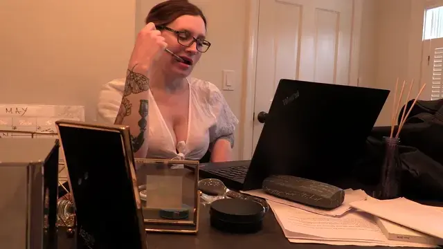 Poster: Manyvids - Bettie Bondage - The Free-Use Workplace 4K - 2021-08-07 (2160P)